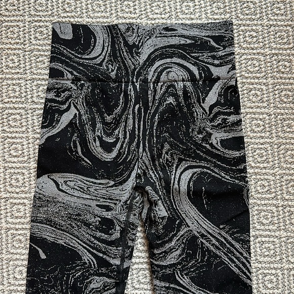 Athleta Aurora Shine Tights size S. 25” inseam. Worn twice. Matching top avail - Picture 2 of 4